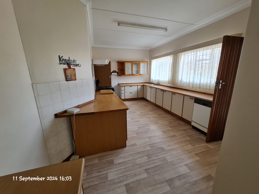 6 Bedroom Property for Sale in Senekal Free State